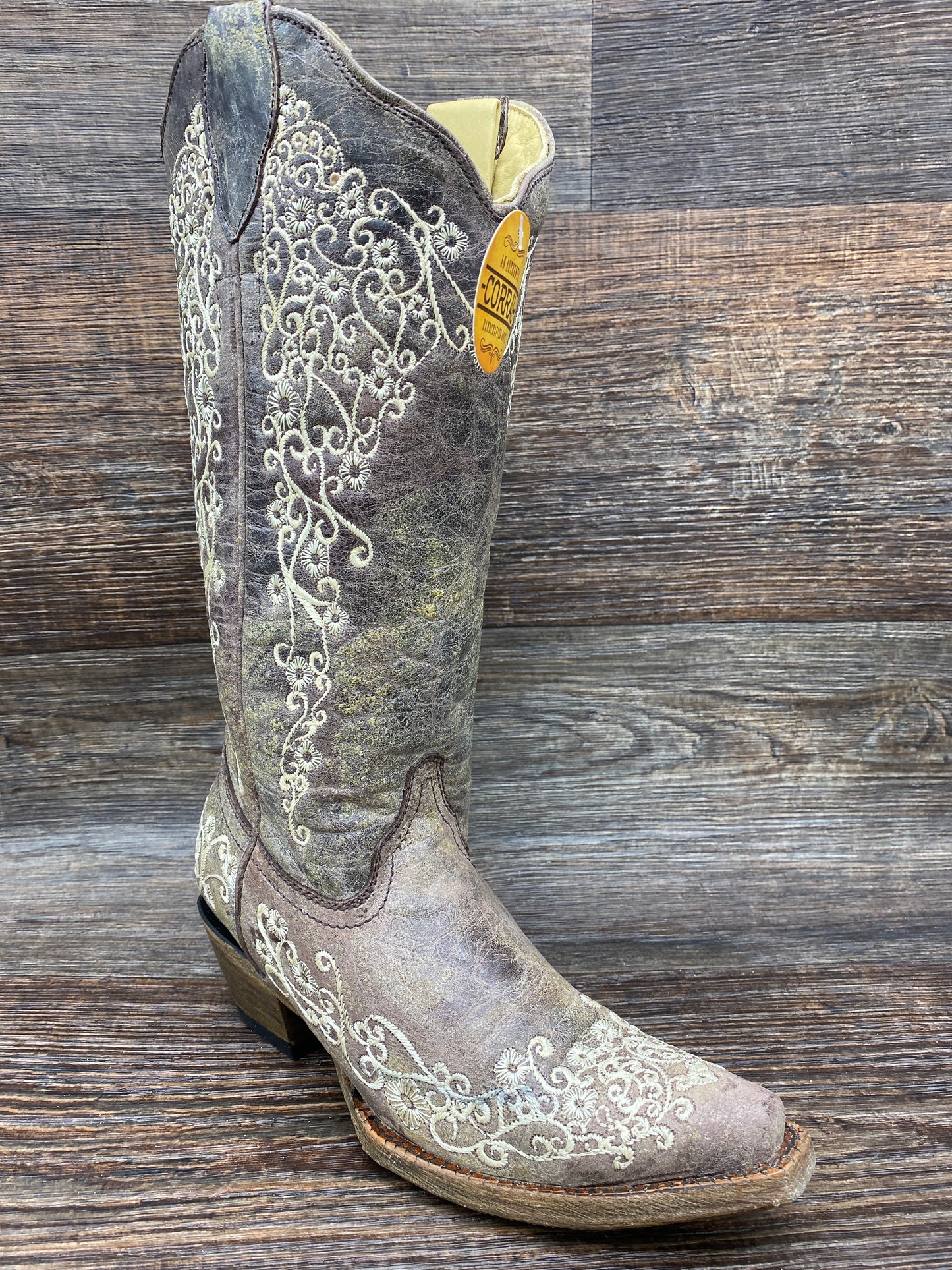a1094 Women's Embroidered Snip Toe Western Boot by Corral