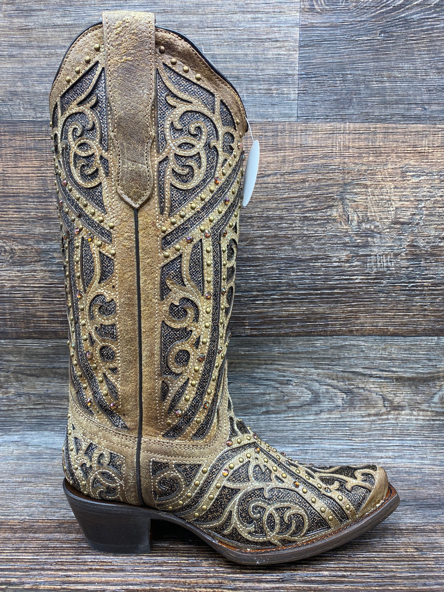 e1620 Women's Snip Toe Laser Inlay & Studs Western Boot by Corral