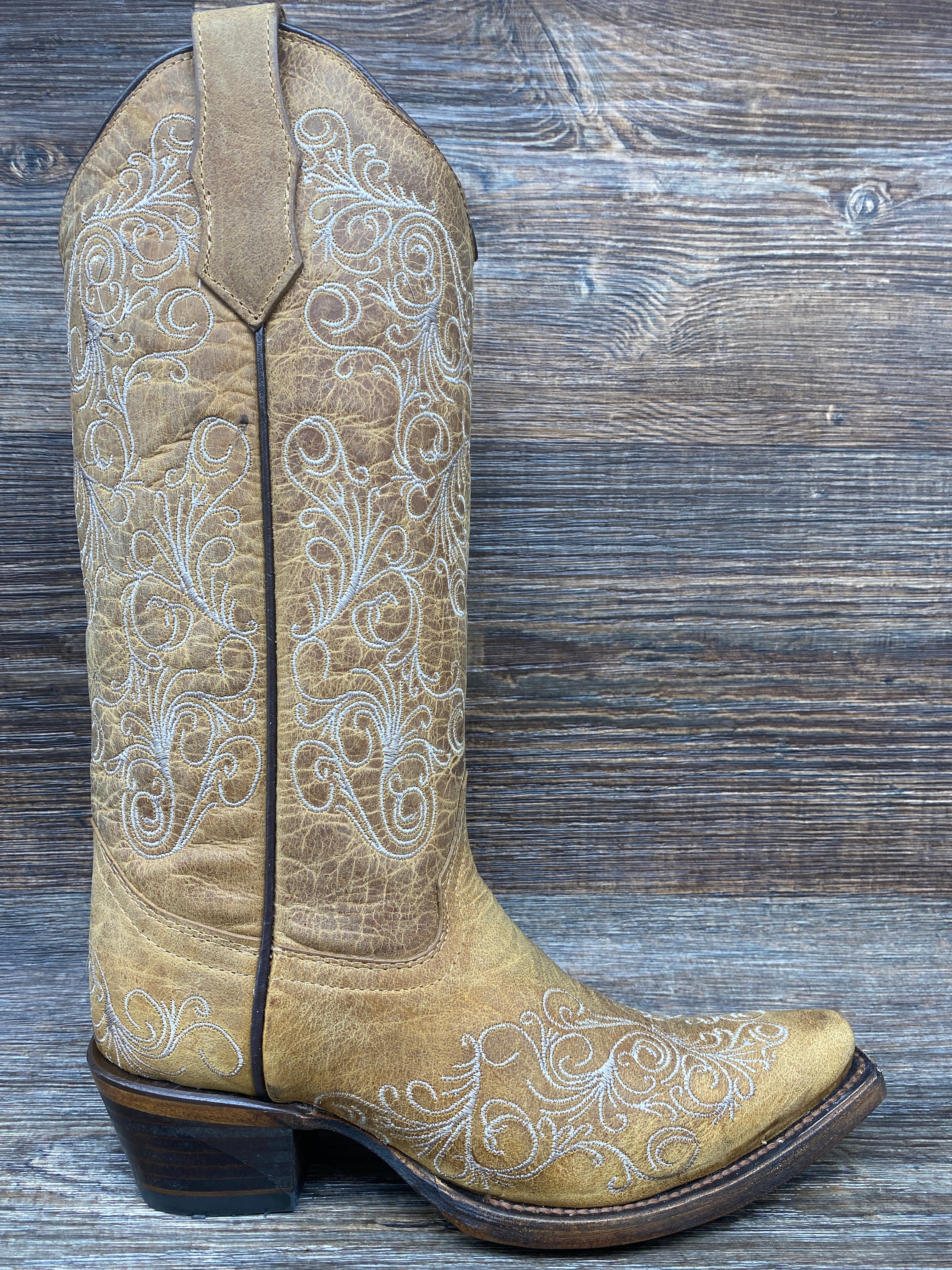 Circle g embroidered cowboy cheap boot