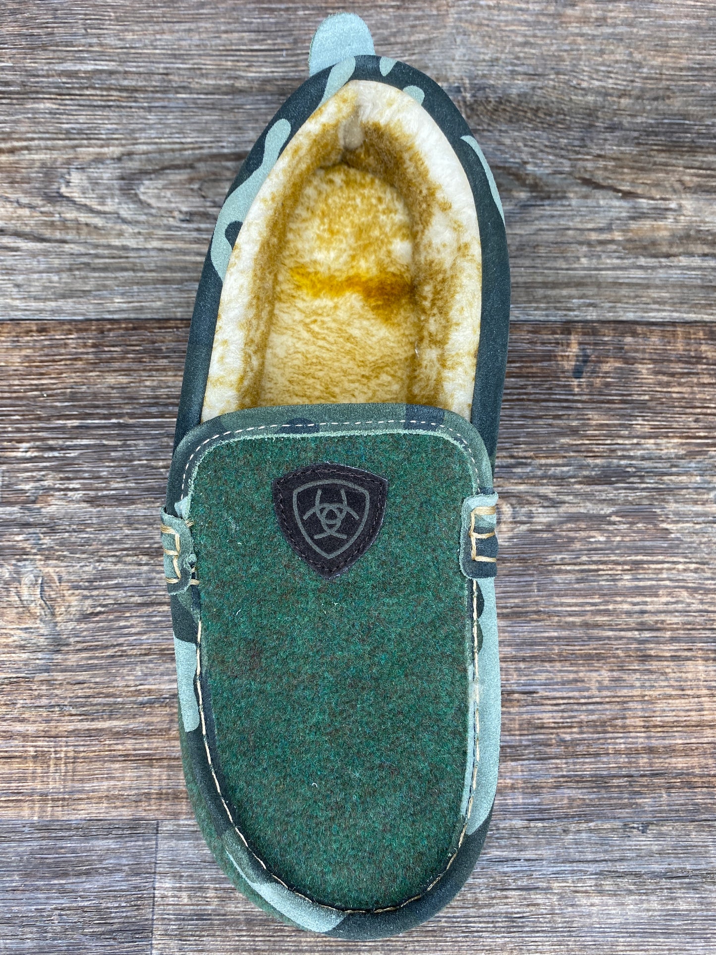 ar2836 Men's Lost Lake Moccasin Slipper by Ariat