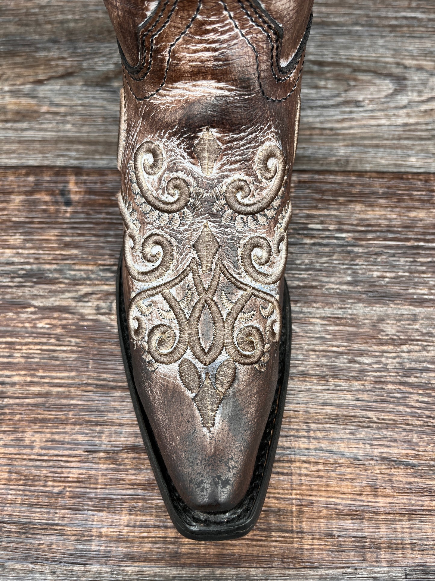 c3848 Women's Tooled Embroidery Snip Toe Western Boot by Corral