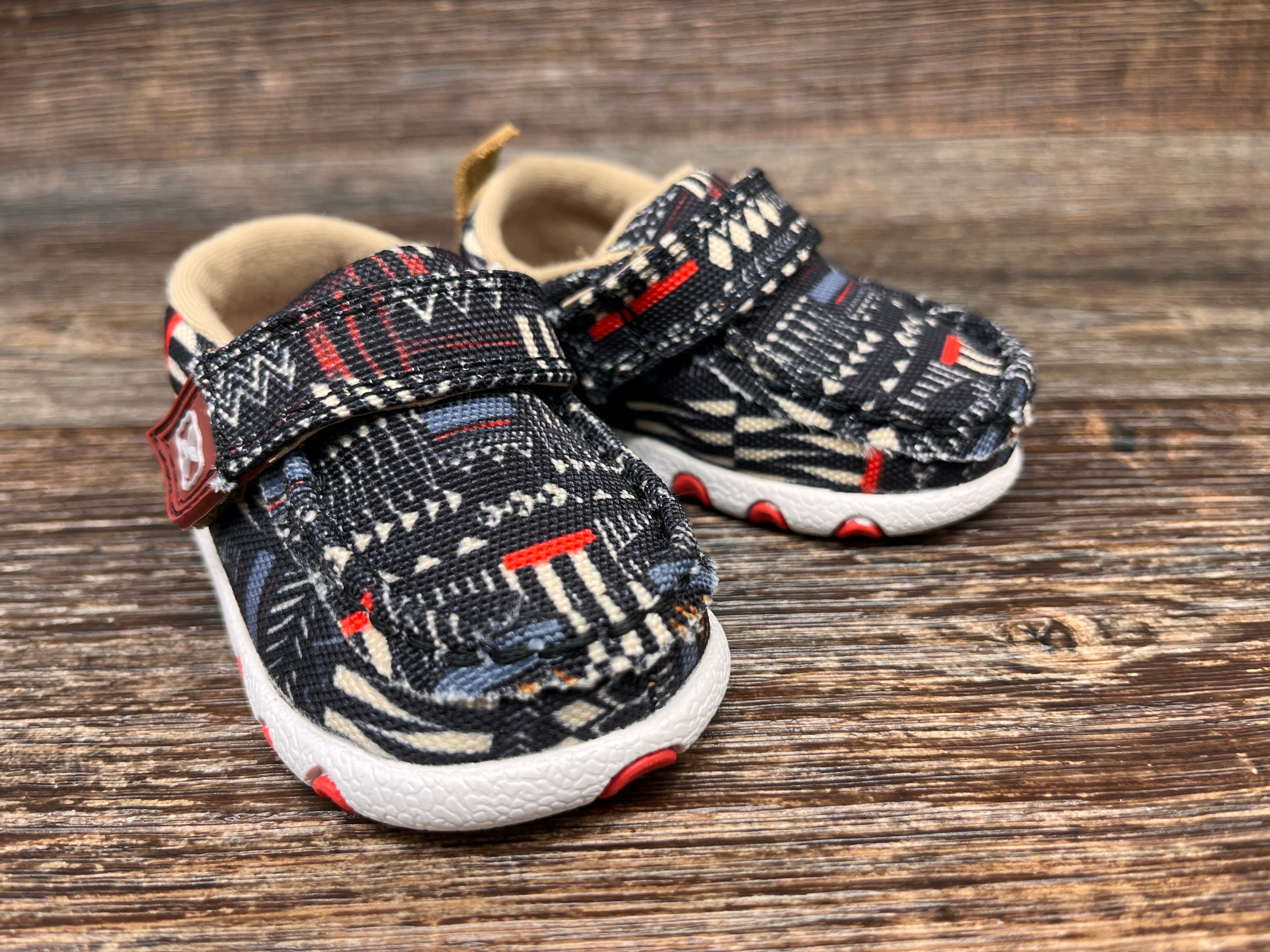 Twisted x outlet infant mocs