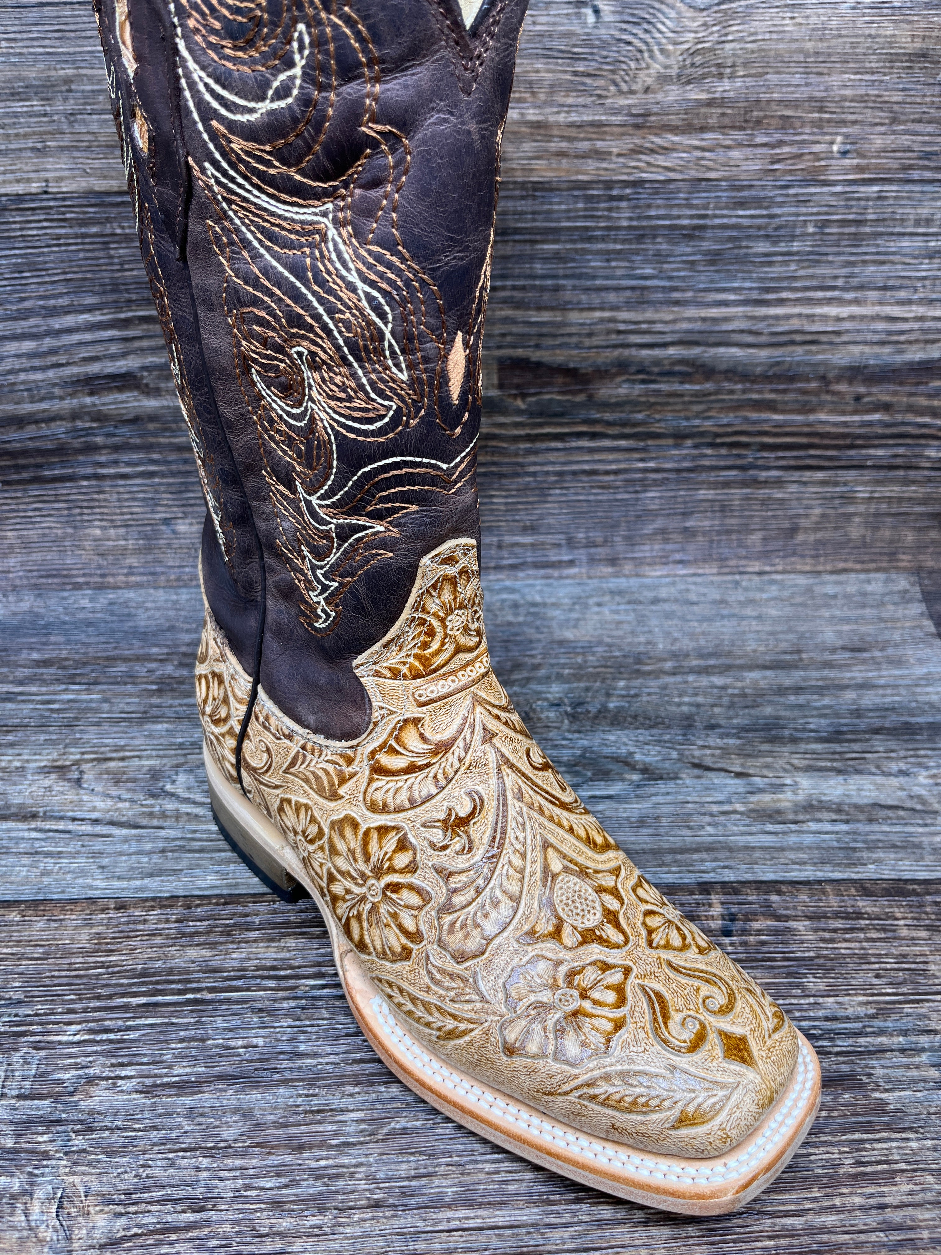 452q Women's Tan Tooled Leather Square Toe Western Boot by