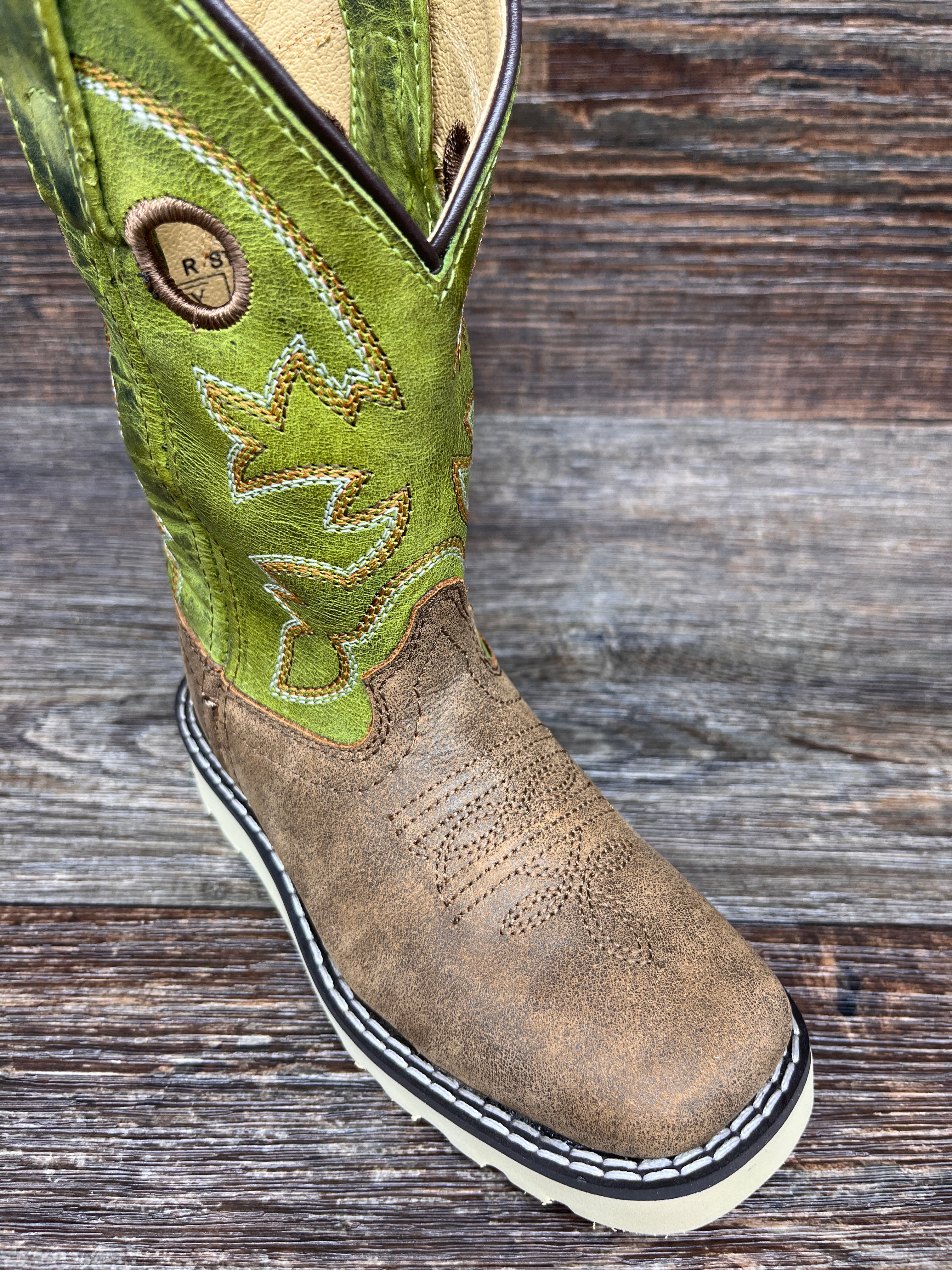 Flat sole clearance cowboy boots