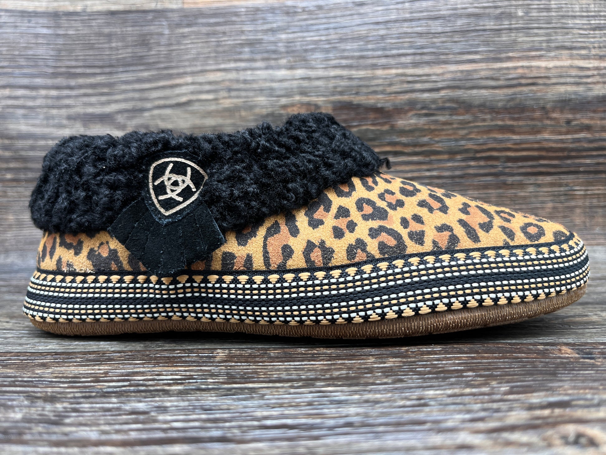 ARIAT Women's Snuggle Slippers - Indoor/Outdoor Rubber Sole | Warm Polar Fleece Lining