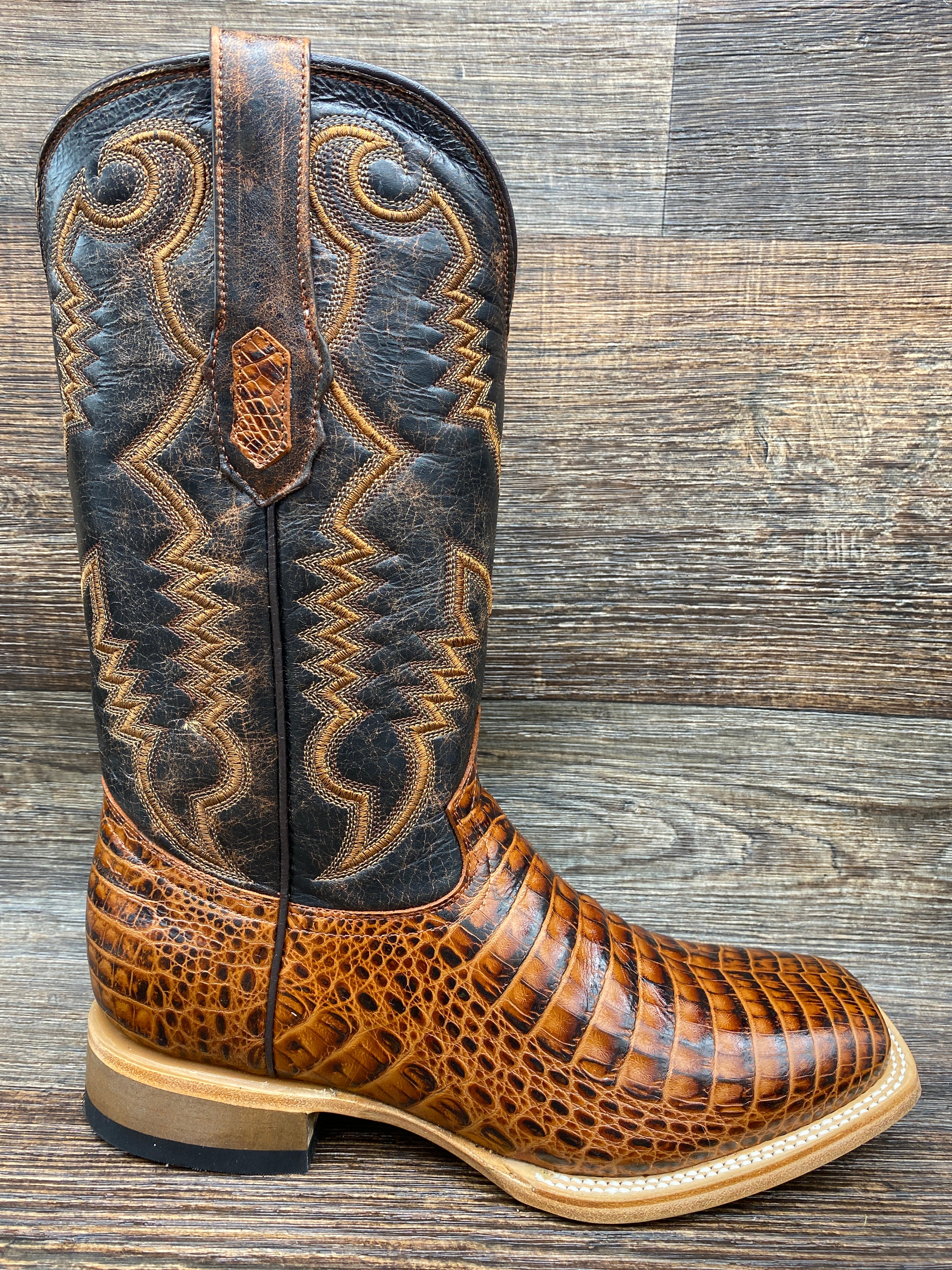 Alligator print best sale cowboy boots